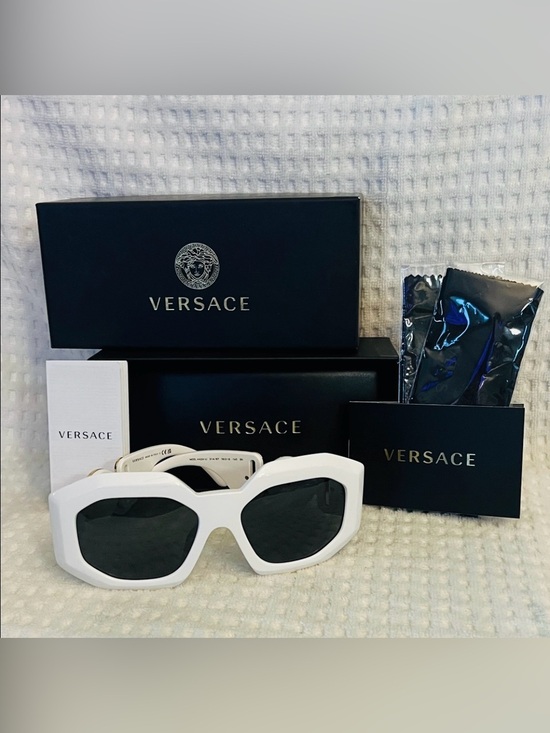Versace Accessories - Versace Maxi Medusa Biggie Sunglasses